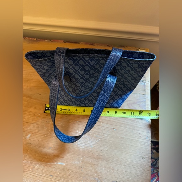 Gheradini leather handbag in like new condition - Picture 4 of 11